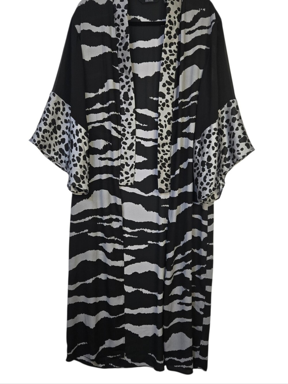 Dennis Basso Size XS Black&Silver Animal-Print Robe/kimono/Beach Cover-up - Picture 1 of 13